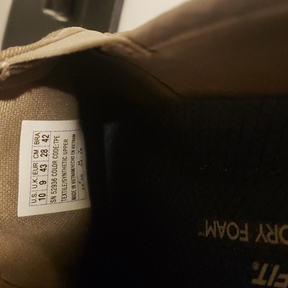 Sketches Men's sz10 Relaxed Fit Mesh Shoes - Picture 7 of 8